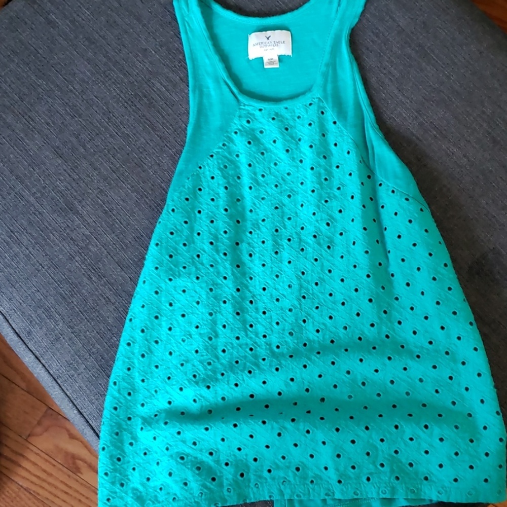 Peekaboo tank